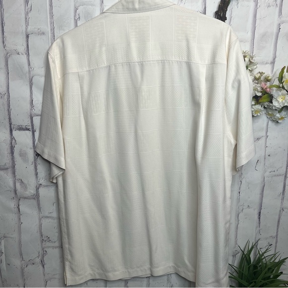 Tommy Bahama Hawaiian Shirt Yellow raised fabric Short Sleeve Silk Camp Med - Picture 2 of 3